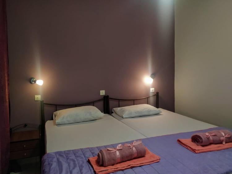 Lions 2 Studios & Apartments, Poros Island. Poros Town エクステリア 写真