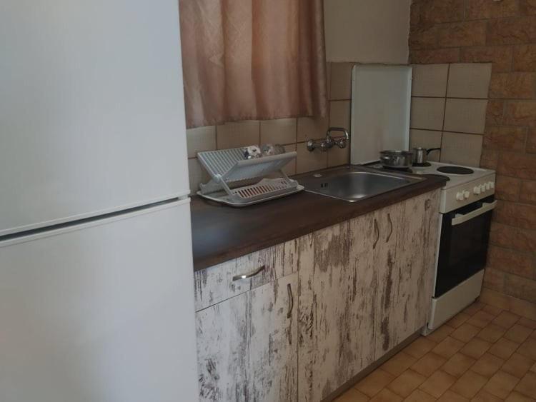 Lions 2 Studios & Apartments, Poros Island. Poros Town エクステリア 写真