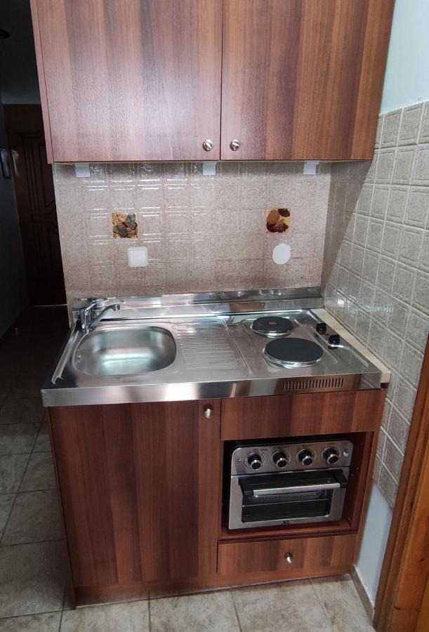 Lions 2 Studios & Apartments, Poros Island. Poros Town エクステリア 写真