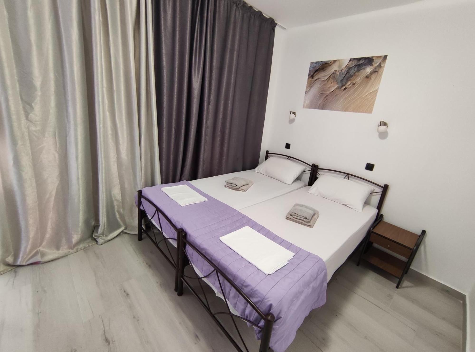 Lions 2 Studios & Apartments, Poros Island. Poros Town エクステリア 写真