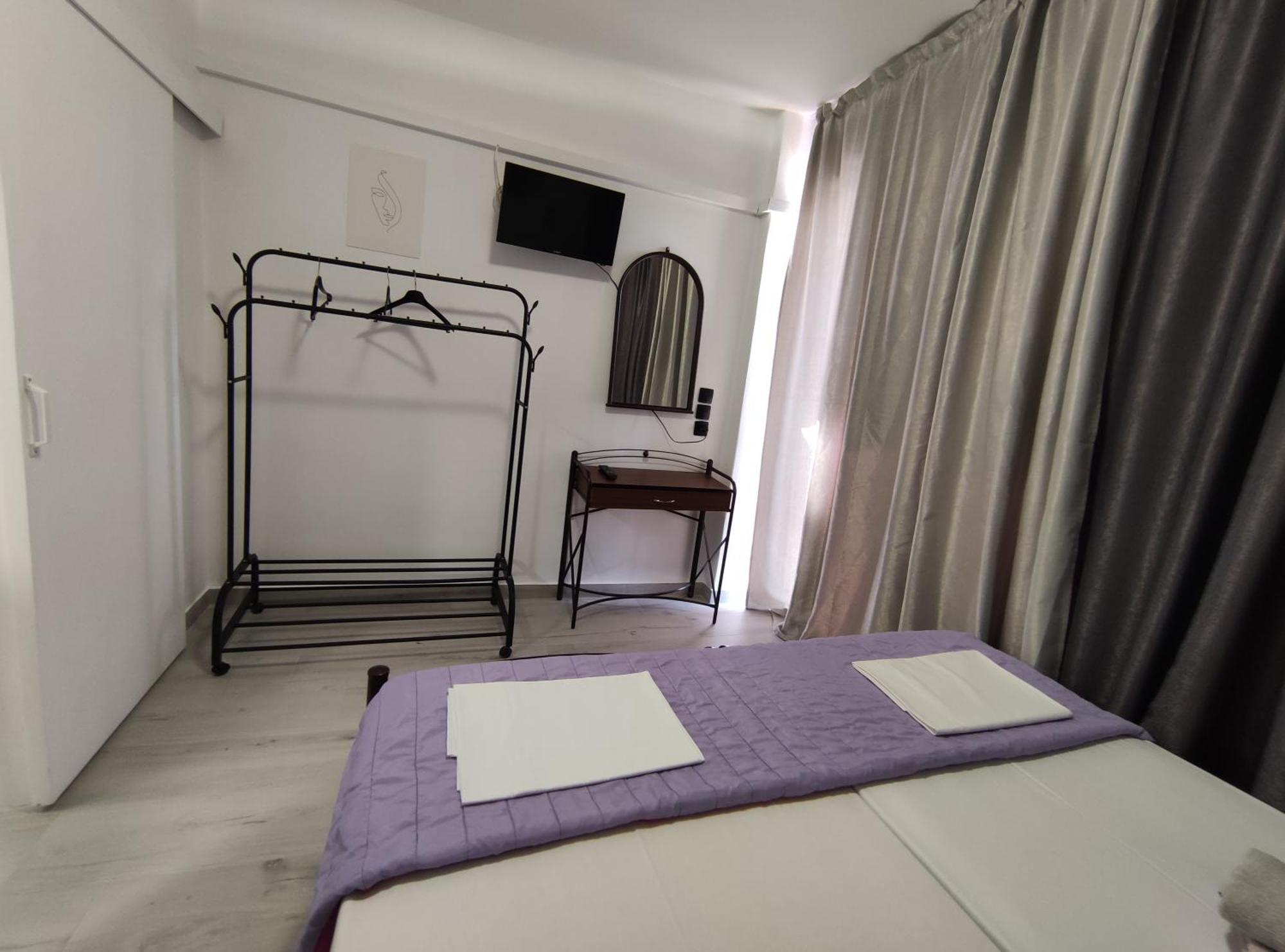 Lions 2 Studios & Apartments, Poros Island. Poros Town エクステリア 写真