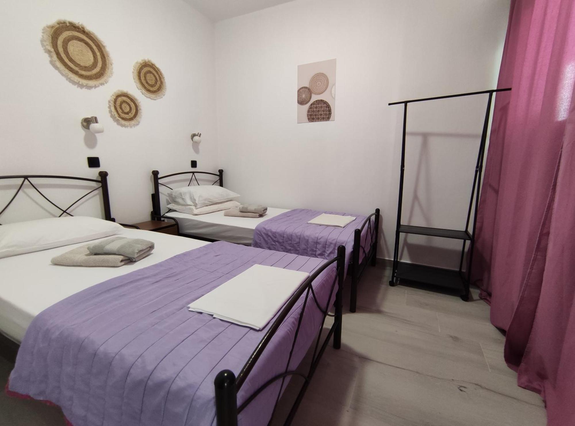 Lions 2 Studios & Apartments, Poros Island. Poros Town エクステリア 写真