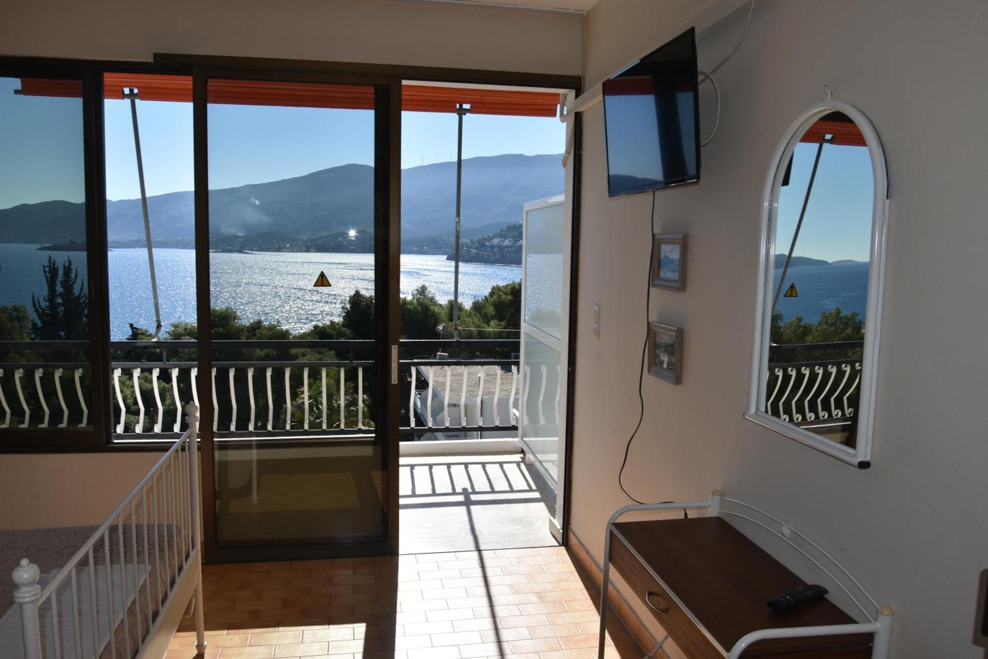 Lions 2 Studios & Apartments, Poros Island. Poros Town エクステリア 写真