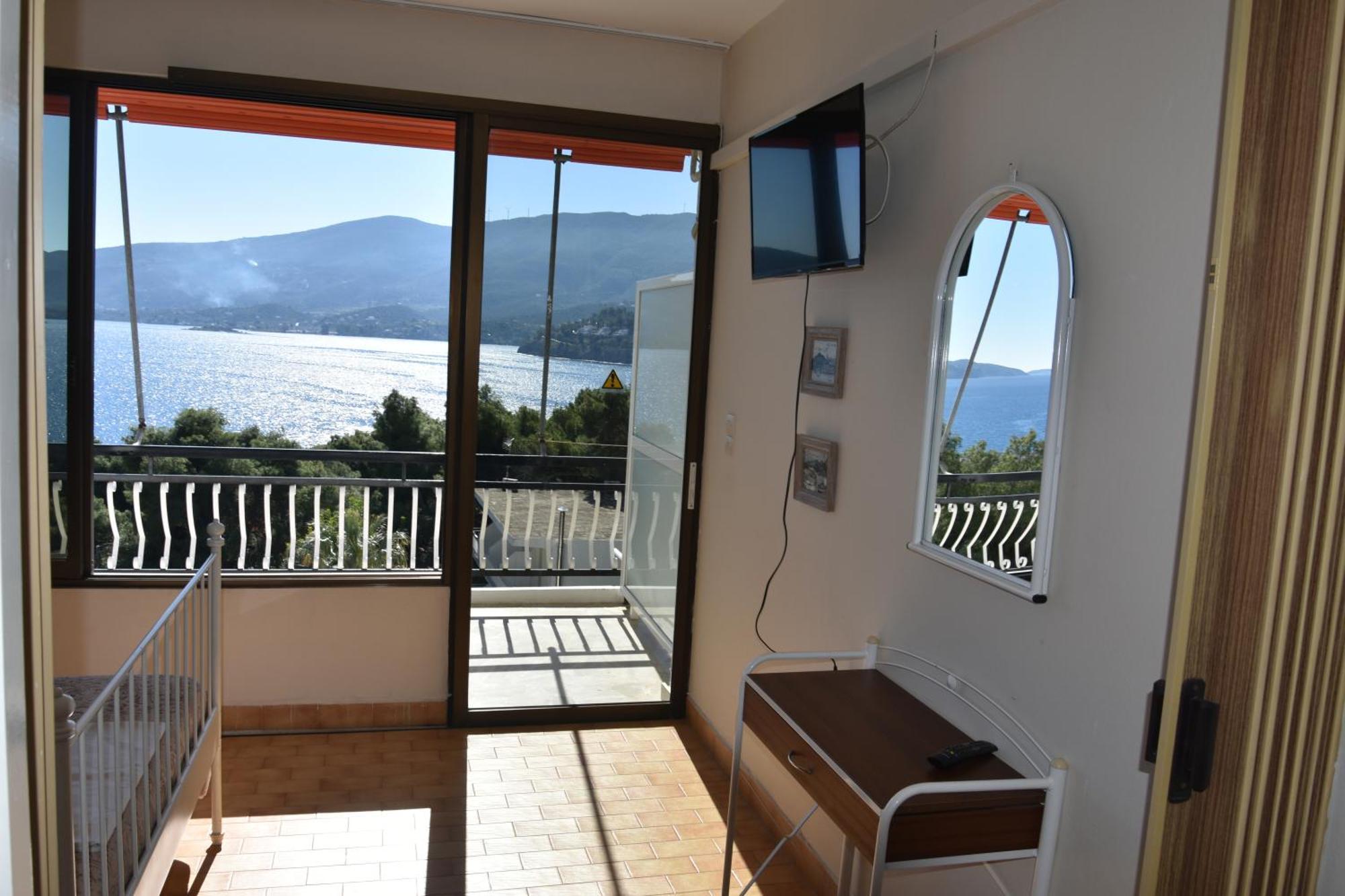 Lions 2 Studios & Apartments, Poros Island. Poros Town エクステリア 写真