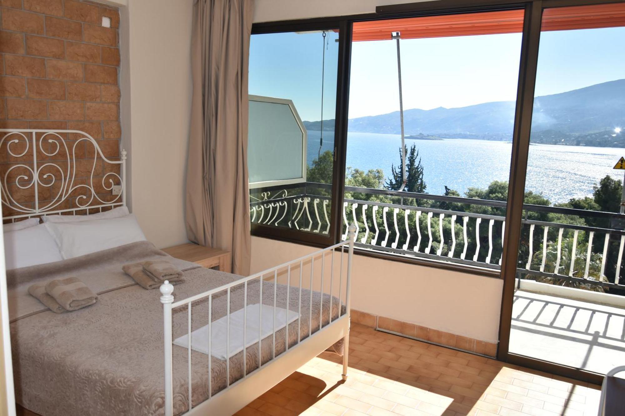 Lions 2 Studios & Apartments, Poros Island. Poros Town エクステリア 写真