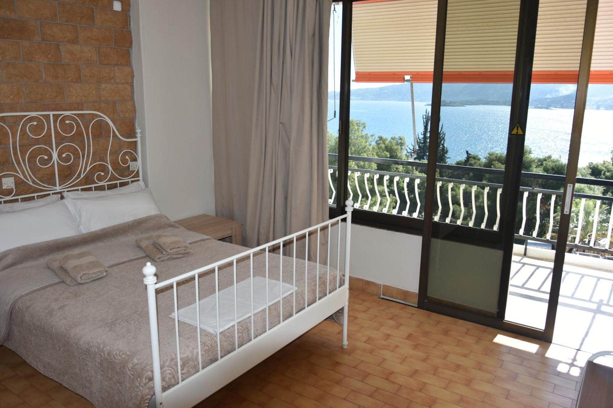 Lions 2 Studios & Apartments, Poros Island. Poros Town エクステリア 写真