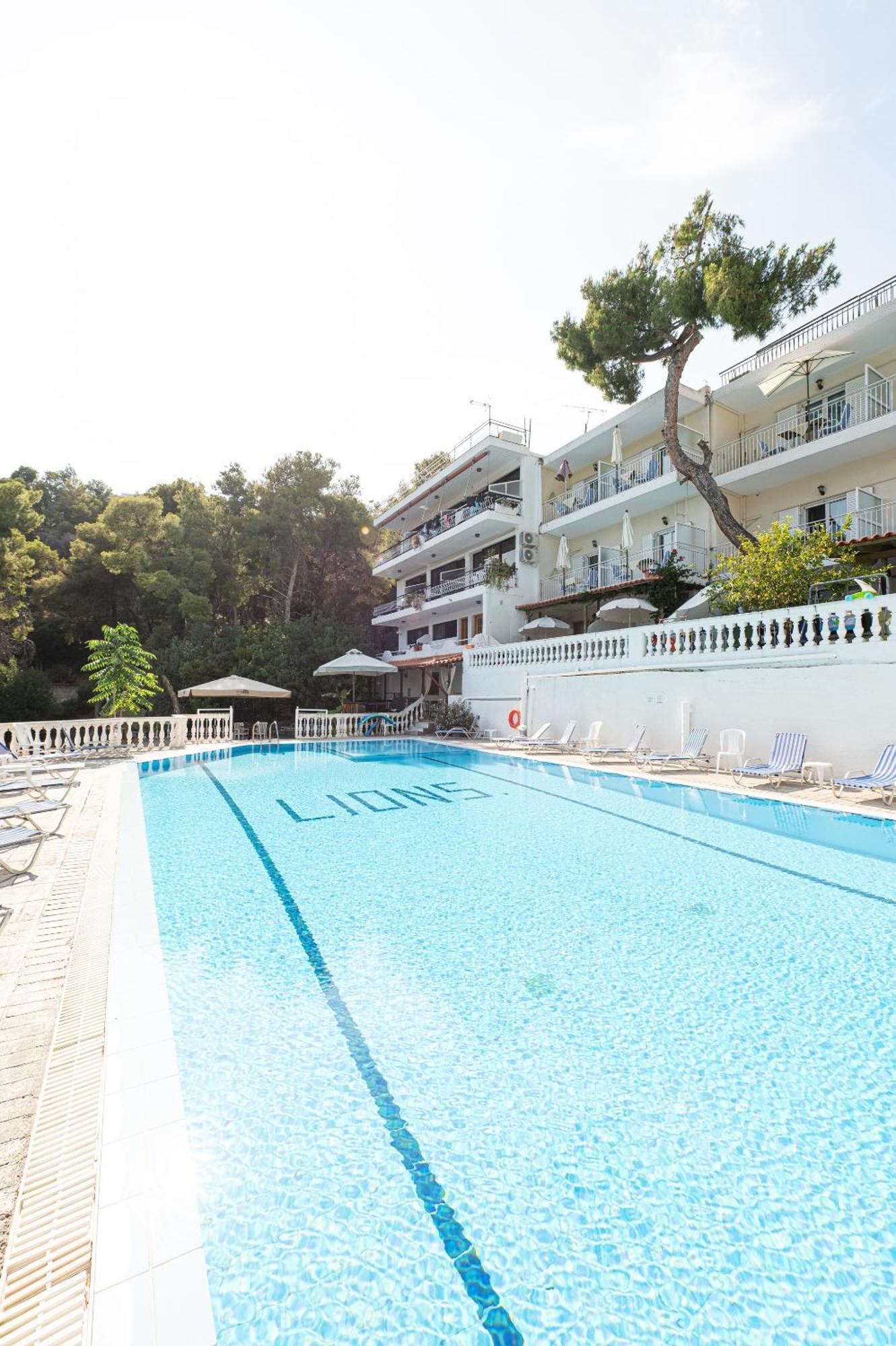 Lions 2 Studios & Apartments, Poros Island. Poros Town エクステリア 写真