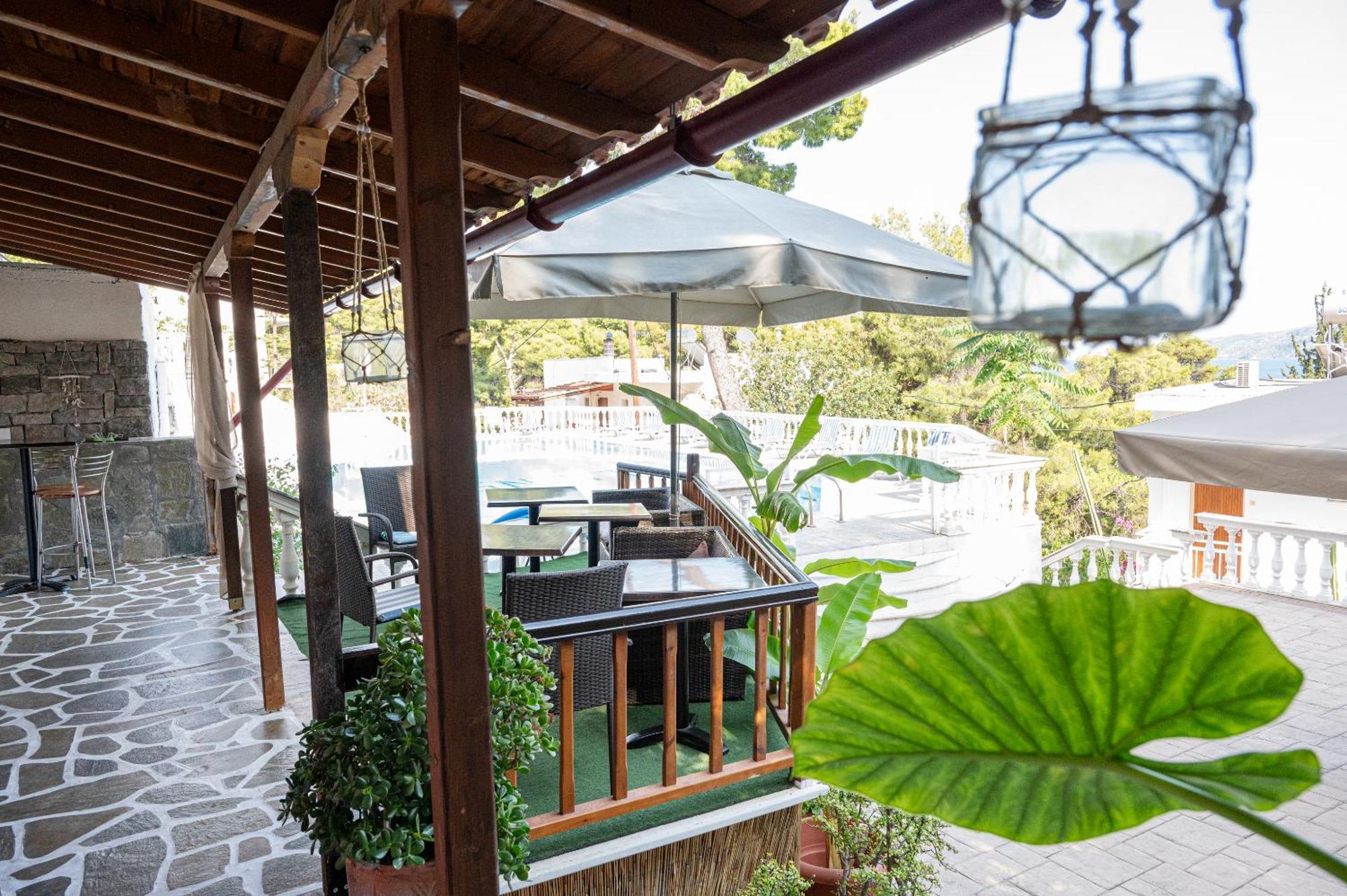 Lions 2 Studios & Apartments, Poros Island. Poros Town エクステリア 写真