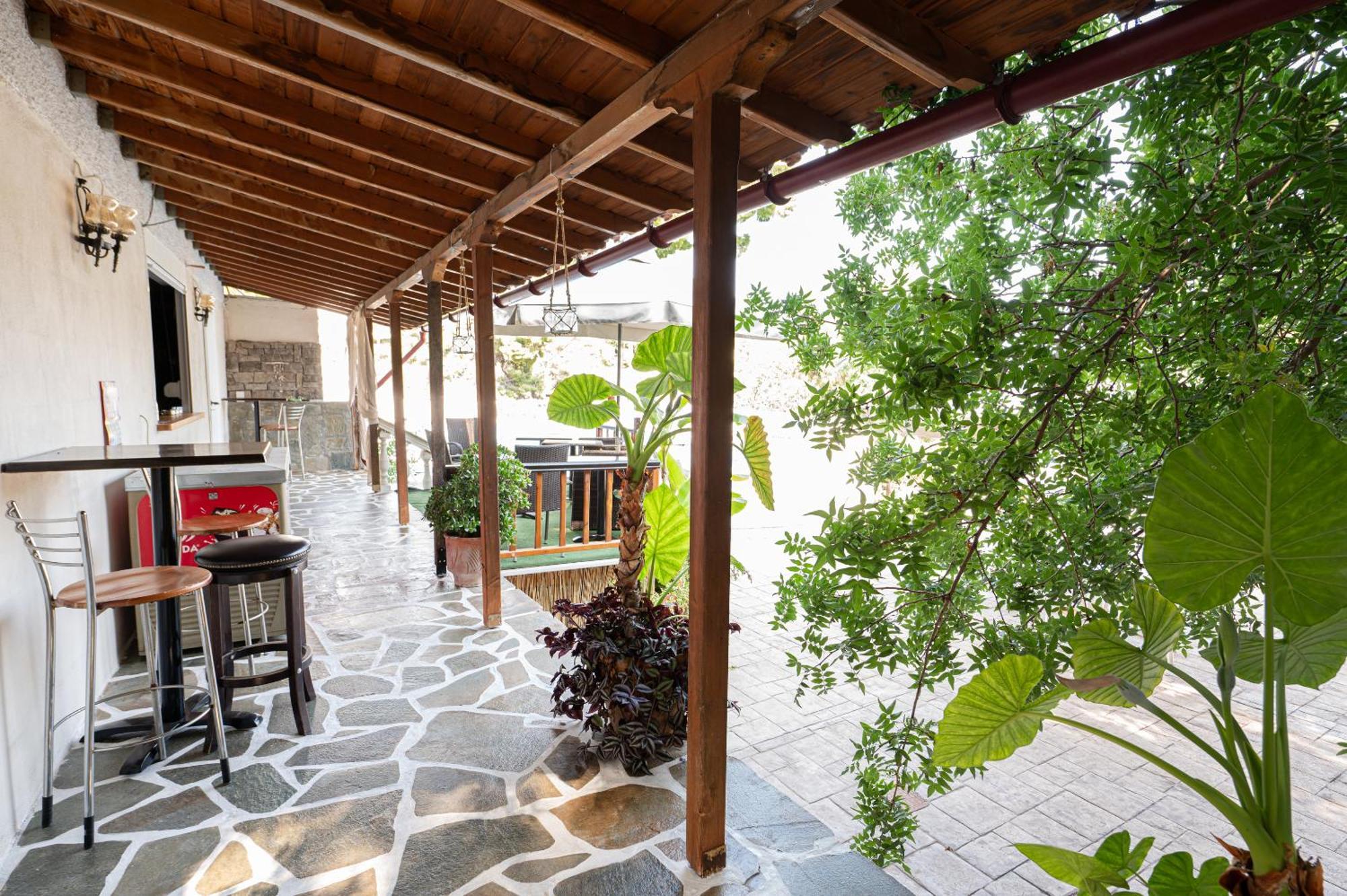 Lions 2 Studios & Apartments, Poros Island. Poros Town エクステリア 写真