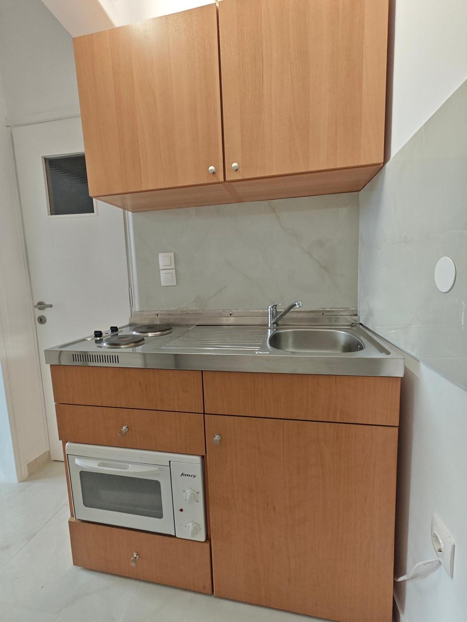Lions 2 Studios & Apartments, Poros Island. Poros Town エクステリア 写真