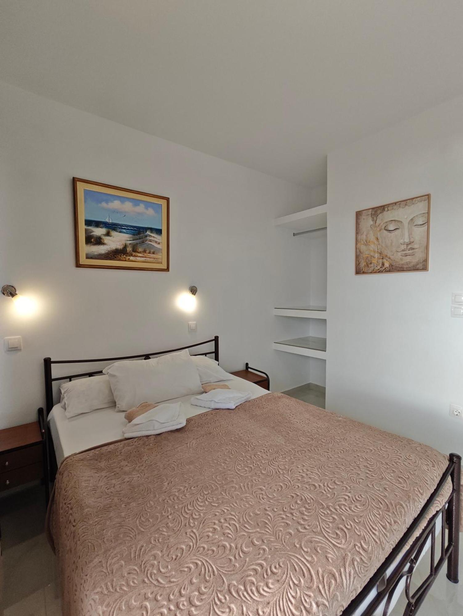 Lions 2 Studios & Apartments, Poros Island. Poros Town エクステリア 写真