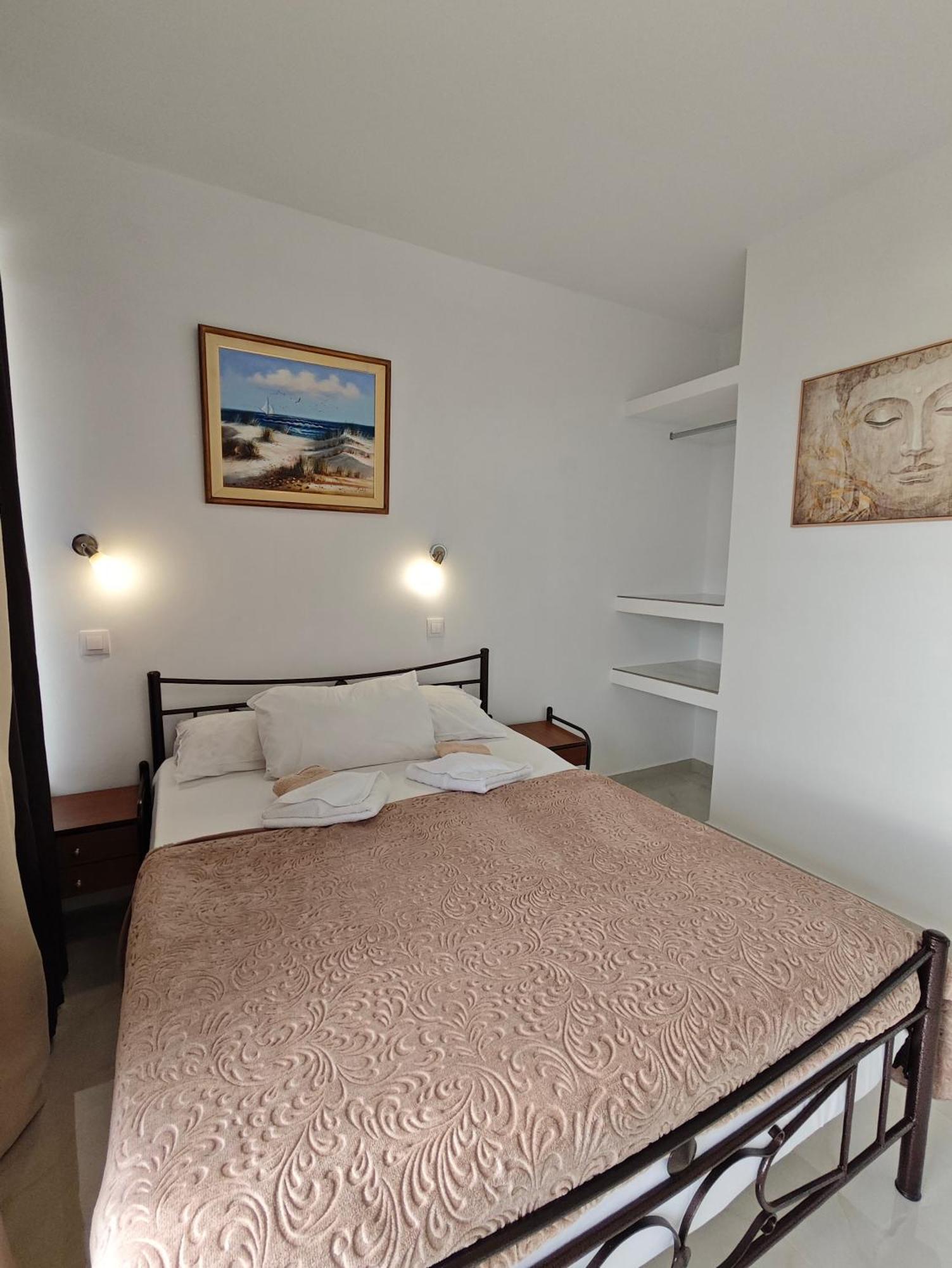Lions 2 Studios & Apartments, Poros Island. Poros Town エクステリア 写真