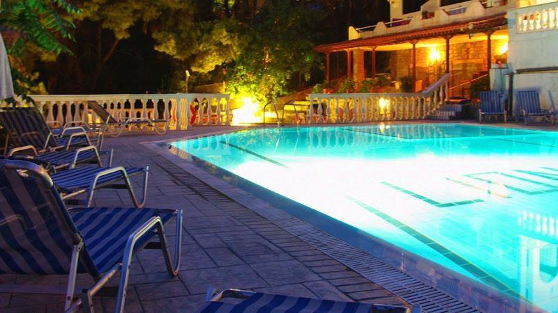 Lions 2 Studios & Apartments, Poros Island. Poros Town エクステリア 写真